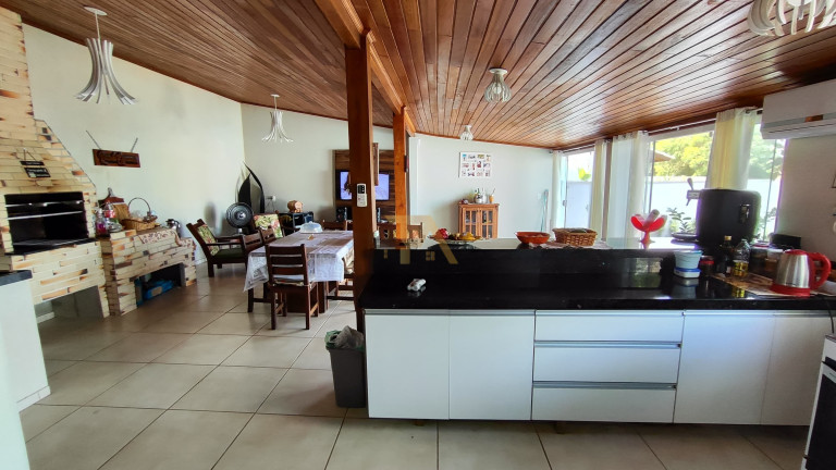 Imagem Imóvel com 4 Quartos à Venda, em Alto Arroio - Imbituba Imagem Imóvel com 4 Quartos à Venda, em Alto Arroio - Imbituba