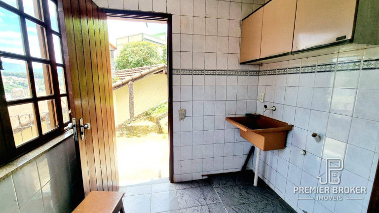 Imagem Casa com 4 Quartos à Venda, 167 m² em Fazendinha - Teresópolis