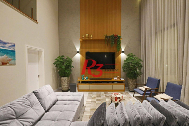 Imagem Casa com 5 Quartos à Venda, 350 m² em Acapulco - Guarujá Imagem Casa com 5 Quartos à Venda, 350 m² em Acapulco - Guarujá