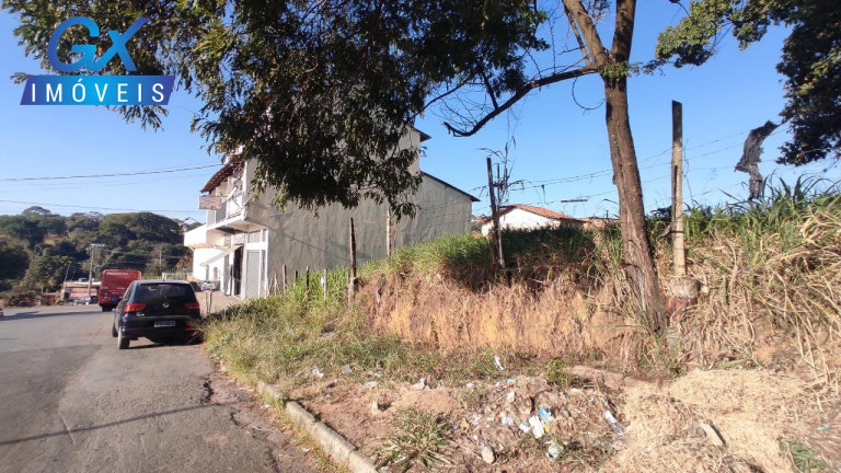 Imagem Terreno à Venda, 1.440 m² em Novo Retiro - Esmeraldas Imagem Terreno à Venda, 1.440 m² em Novo Retiro - Esmeraldas