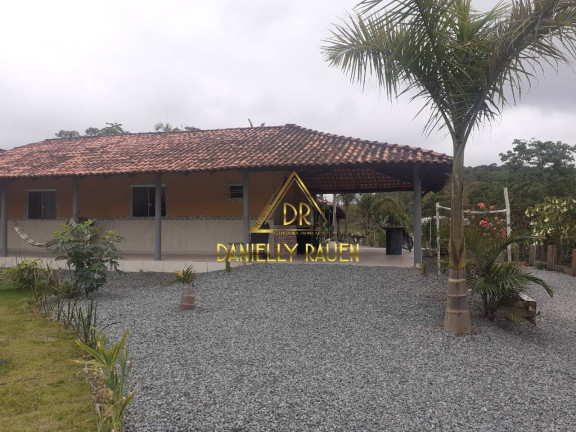 Casa com 2 Quartos à Venda,  em Joinville