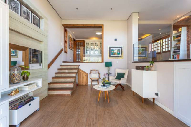 Imagem Casa com 4 Quartos à Venda, 351 m² em Nonoai - Porto Alegre