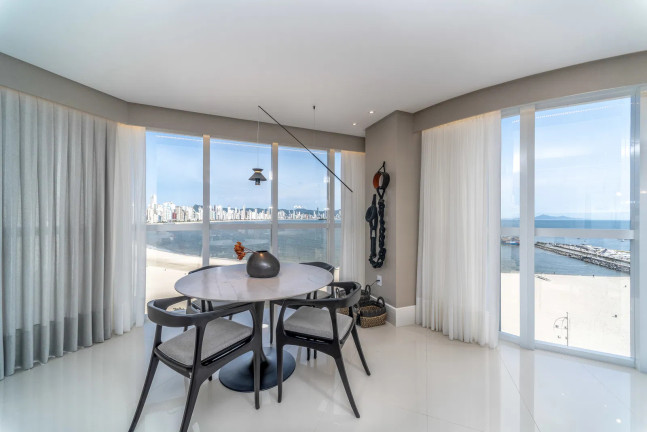 Imagem Apartamento com 4 Quartos à Venda, 237 m² em Centro - Balneário Camboriú