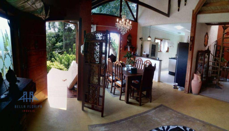 Imagem Casa com 2 Quartos à Venda, 180 m² em Rio Tavares - Florianópolis