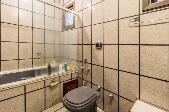 Imagem Casa com 3 Quartos à Venda, 380 m² em Partenon - Porto Alegre Imagem Casa com 3 Quartos à Venda, 380 m² em Partenon - Porto Alegre