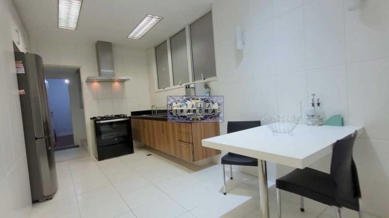 Imagem Apartamento com 4 Quartos à Venda ou Locação, 240 m² em Copacabana - Rio De Janeiro Imagem Apartamento com 4 Quartos à Venda ou Locação, 240 m² em Copacabana - Rio De Janeiro