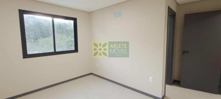 Imagem Casa com 2 Quartos à Venda, 140 m² em Bombas - Bombinhas Imagem Casa com 2 Quartos à Venda, 140 m² em Bombas - Bombinhas