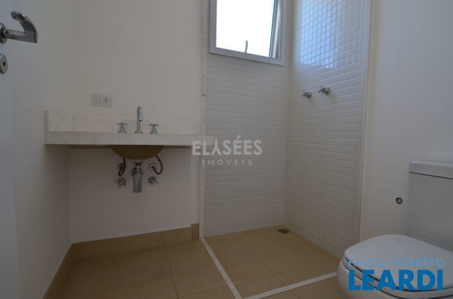 Imagem Sobrado com 4 Quartos à Venda, 321 m² em Vila Morumbi - São Paulo