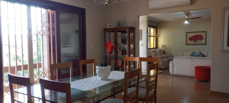 Imagem Casa com 3 Quartos à Venda, 212 m² em Nonoai - Porto Alegre