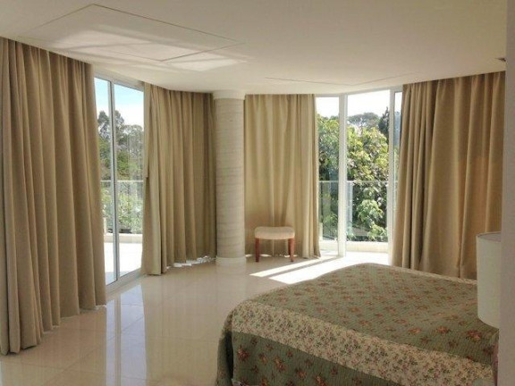 Imagem Casa com 3 Quartos à Venda, 496 m² em Golf Village - Carapicuíba