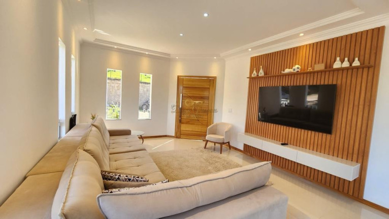 Imagem Casa com 4 Quartos à Venda, 223 m² em Albuquerque - Teresópolis