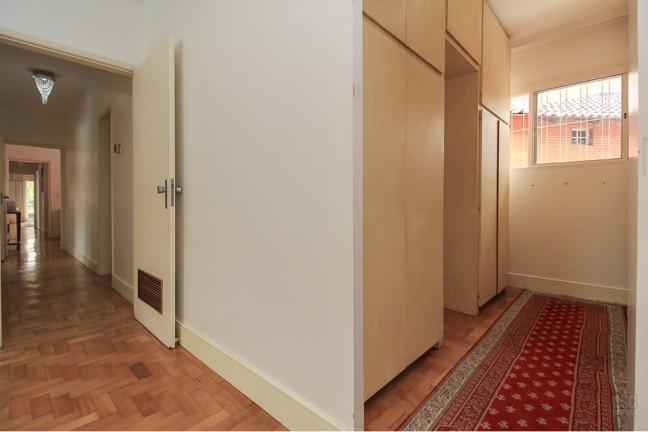 Imagem Casa com 3 Quartos à Venda, 358 m² em Três Figueiras - Porto Alegre Imagem Casa com 3 Quartos à Venda, 358 m² em Três Figueiras - Porto Alegre