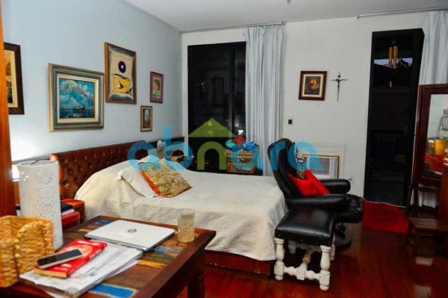 Imagem Apartamento com 4 Quartos à Venda, 198 m² em Copacabana - Rio De Janeiro Imagem Apartamento com 4 Quartos à Venda, 198 m² em Copacabana - Rio De Janeiro