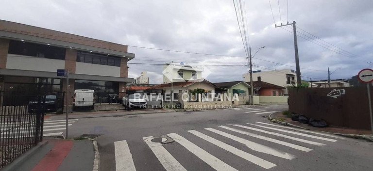 Imagem Casa com 3 Quartos à Venda, 140 m² em Kobrasol - São José