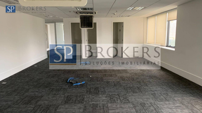 Imagem Sala Comercial à Venda ou Locação, 225 m² em Itaim Bibi - São Paulo Imagem Sala Comercial à Venda ou Locação, 225 m² em Itaim Bibi - São Paulo