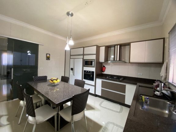 Imagem Casa com 3 Quartos à Venda, 175 m² em Jardim Tóquio - Maringá