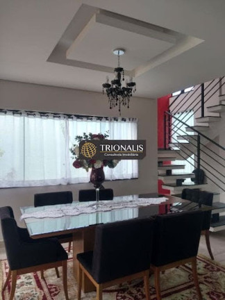 Imagem Casa com 3 Quartos à Venda, 330 m² em Vila Santista - Atibaia Imagem Casa com 3 Quartos à Venda, 330 m² em Vila Santista - Atibaia