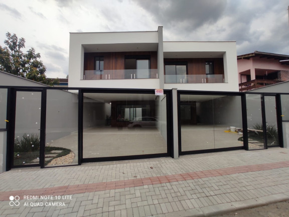 Imóvel com 3 Quartos à Venda, 184 m² em Saguaçu - Joinville