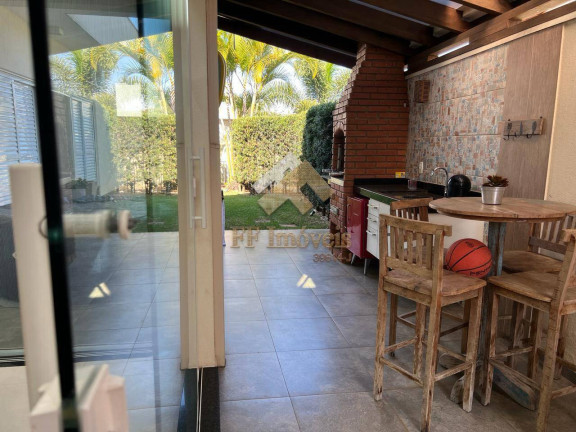 Imagem Casa com 3 Quartos à Venda, 272 m² em São Carlos