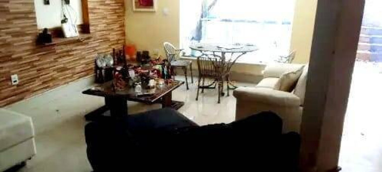 Imagem Casa com 5 Quartos à Venda, 220 m² em Laranjeiras - Rio De Janeiro Imagem Casa com 5 Quartos à Venda, 220 m² em Laranjeiras - Rio De Janeiro