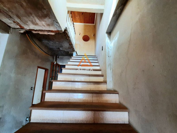 Imagem Casa com 4 Quartos à Venda, 169 m²