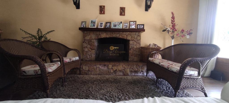 Imagem Casa com 3 Quartos à Venda, 270 m² em Bom Retiro - Teresópolis Imagem Casa com 3 Quartos à Venda, 270 m² em Bom Retiro - Teresópolis