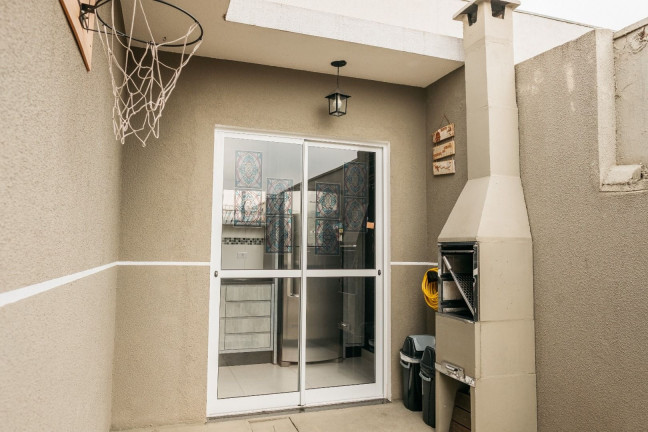 Imagem Casa com 3 Quartos à Venda, 61 m² em Cajuru - Curitiba