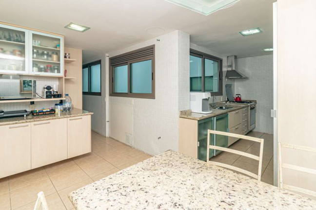 Imagem Apartamento com 4 Quartos à Venda, 262 m² em Três Figueiras - Porto Alegre