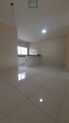 Imagem Casa com 2 Quartos à Venda, 98 m²