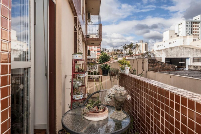 Imagem Imóvel com 2 Quartos à Venda, 55 m² em Santana - Porto Alegre Imagem Imóvel com 2 Quartos à Venda, 55 m² em Santana - Porto Alegre