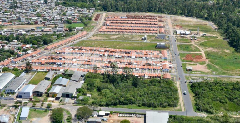 Imagem Casa com 2 Quartos à Venda, 150 m² em Restinga - Porto Alegre