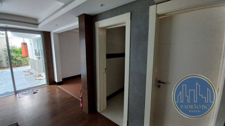 Imagem Sobrado com 4 Quartos para Alugar, em Centro - Balneário Camboriú Imagem Sobrado com 4 Quartos para Alugar, em Centro - Balneário Camboriú
