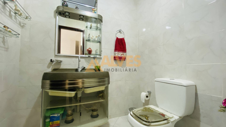 Imagem Casa com 4 Quartos à Venda, 200 m² em Capuchinhos - Feira De Santana