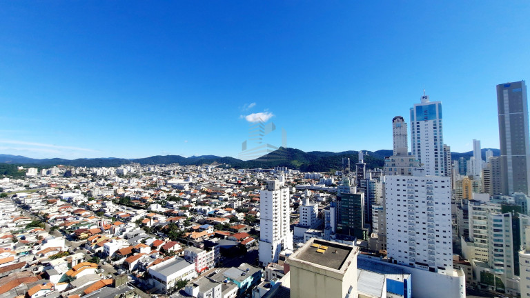 Imagem Apartamento com 4 Quartos à Venda, 140 m² em Centro - Balneário Camboriú Imagem Apartamento com 4 Quartos à Venda, 140 m² em Centro - Balneário Camboriú