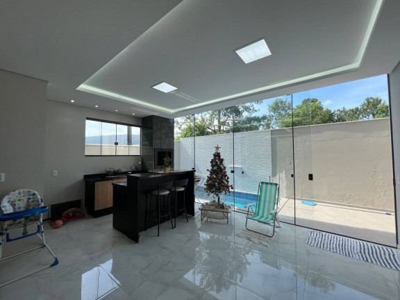 Imagem Casa com 3 Quartos à Venda, 240 m² em São João Do Rio Vermelho - Florianópolis