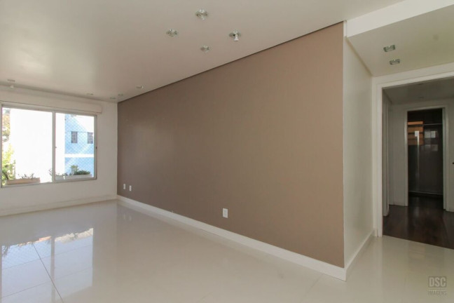Imagem Imóvel com 2 Quartos à Venda, 79 m² em Tristeza - Porto Alegre Imagem Imóvel com 2 Quartos à Venda, 79 m² em Tristeza - Porto Alegre