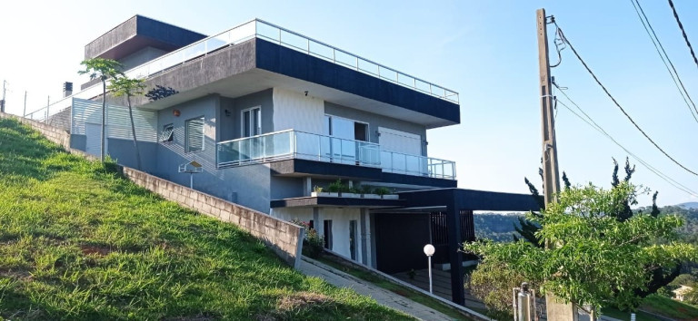 Imagem Sobrado com 4 Quartos à Venda, 398 m² em Centro - Jambeiro