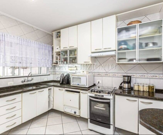 Imagem Casa com 4 Quartos à Venda, 225 m² em água Verde - Curitiba