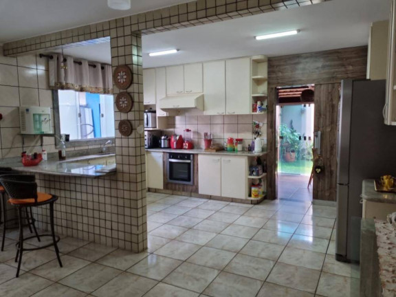 Imagem Casa com 4 Quartos à Venda, 300 m² em Cidade Jardim - Goiânia Imagem Casa com 4 Quartos à Venda, 300 m² em Cidade Jardim - Goiânia