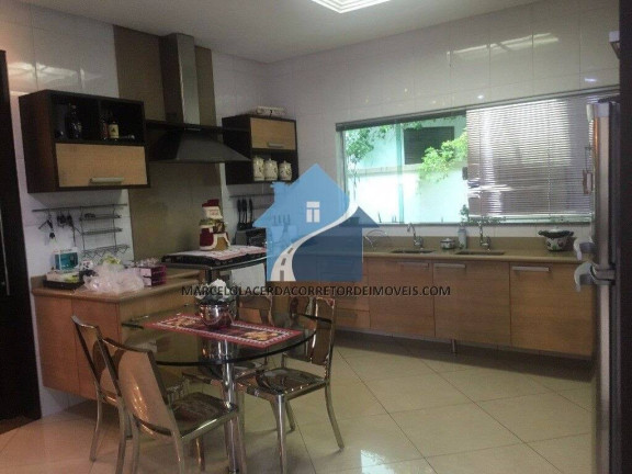 Imagem Casa com 5 Quartos à Venda, 500 m² em Aleixo - Manaus Imagem Casa com 5 Quartos à Venda, 500 m² em Aleixo - Manaus