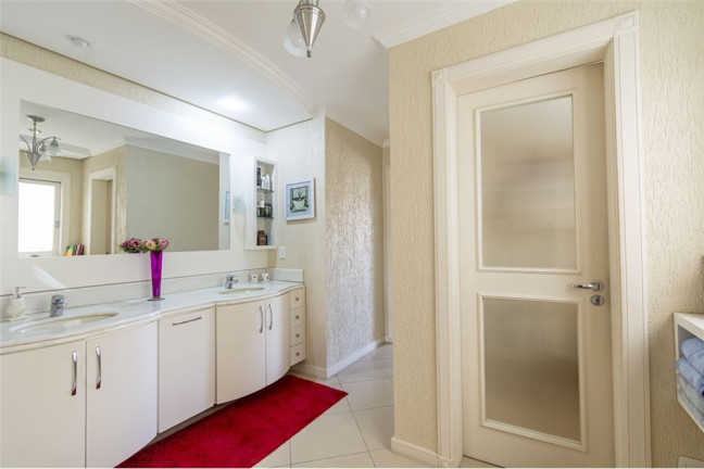 Imagem Casa com 4 Quartos à Venda,  em Moinhos De Vento - Canoas