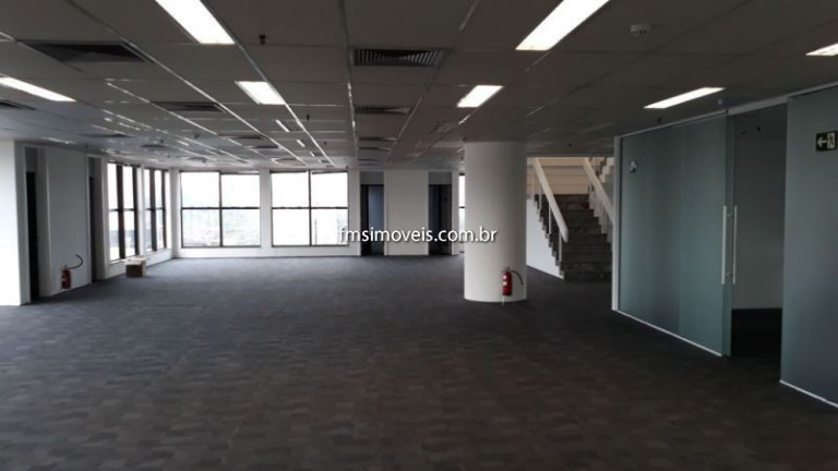 Sala Comercial para Alugar, 1.872 m² em Chácara Santo Antônio - São Paulo