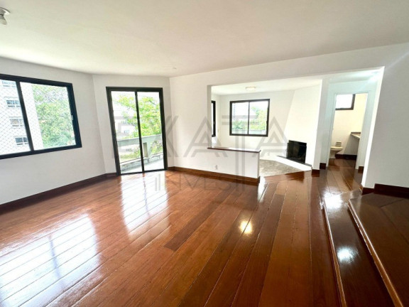 Imóvel com 4 Quartos para Alugar, 211 m² em Jardim Vitoria Regia - São Paulo