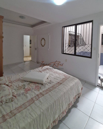 Imagem Casa com 4 Quartos à Venda, em Centro - Campos Dos Goytacazes Imagem Casa com 4 Quartos à Venda, em Centro - Campos Dos Goytacazes