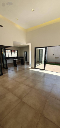 Imagem Casa de Condomínio com 3 Quartos à Venda, 300 m² em Villa De Leon - Piratininga
