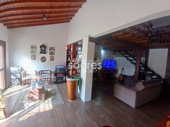 Imagem Sobrado com 3 Quartos à Venda, 247 m² em Areal - Pelotas