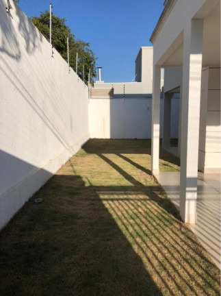 Imagem Casa com 3 Quartos à Venda, 215 m² em Jardim Califórnia - Cuiabá