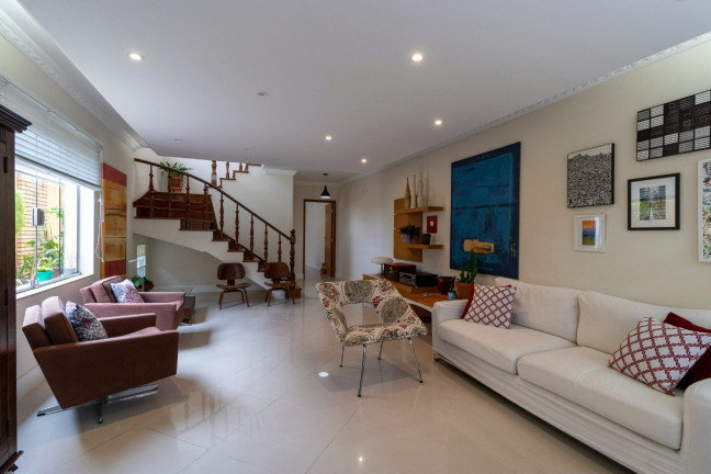 Imagem Sobrado com 3 Quartos à Venda, 318 m² em Vila Guarani (z Sul) - São Paulo