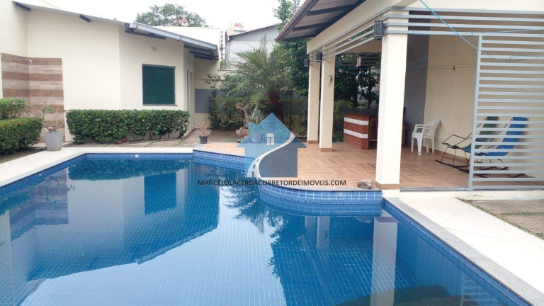 Casa com 6 Quartos à Venda, 300 m² em Adrianópolis - Manaus
