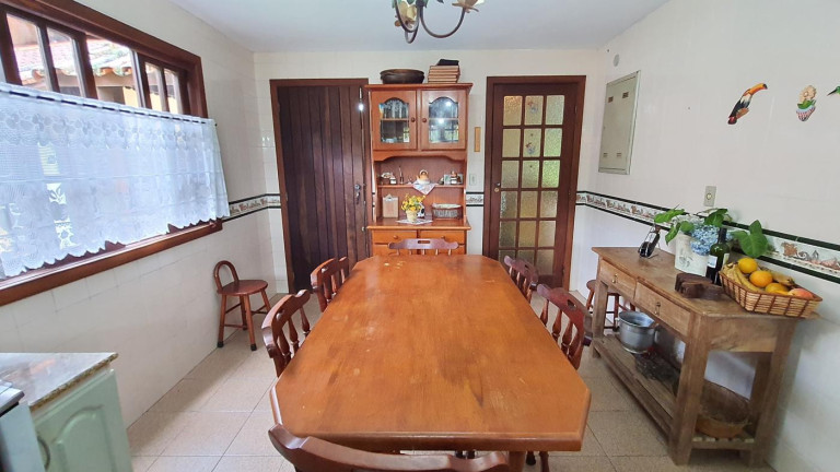 Imagem Casa com 4 Quartos à Venda, 460 m² em Parque Do Ingá - Teresópolis